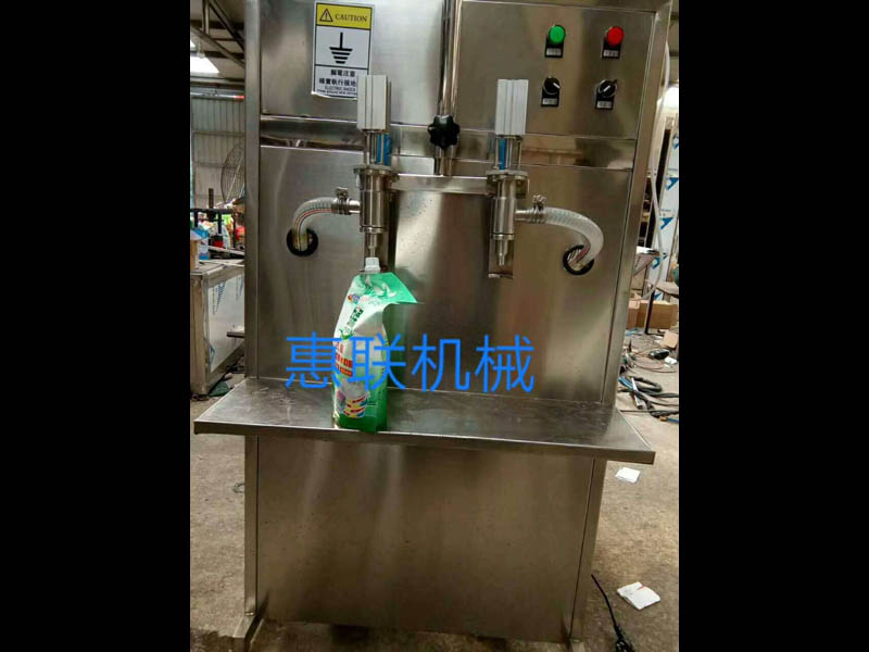 洗潔精灌裝機(jī) 洗潔精灌裝機(jī)