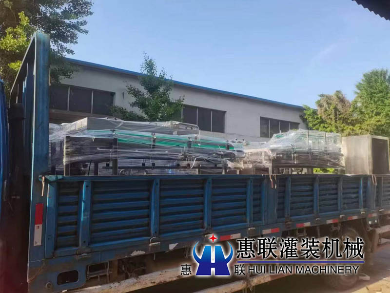 洗衣液灌裝機生產(chǎn)線發(fā)往貴州