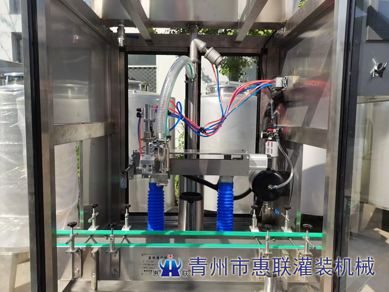 單頭追蹤式洗潔精灌裝機(jī)